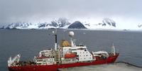 RRS James Clark Ross, one of two aging ships currently filling the role of polar research.